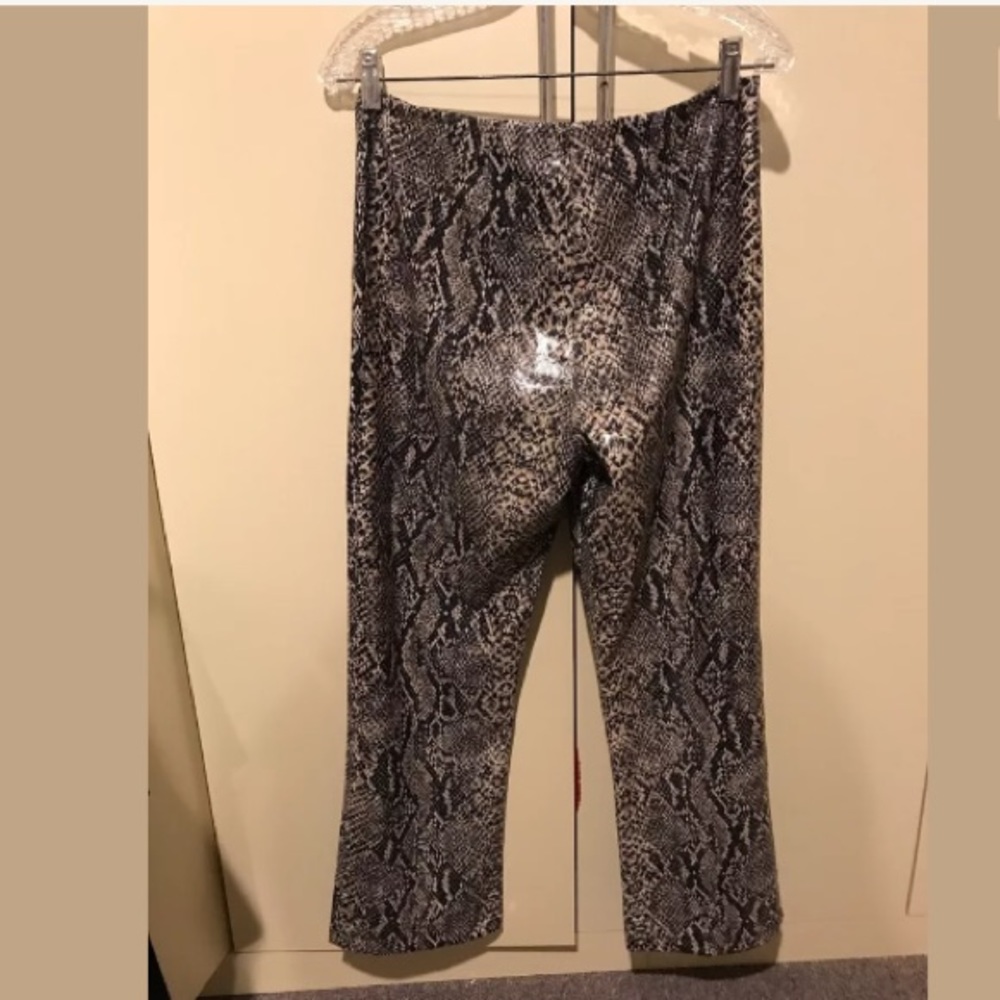Sharagano Paris stretch snake pant size large